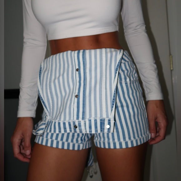 Garage Blue and White Striped Overall Shorts Size XS. NEVER WORN BEFORE - Picture 3 of 6